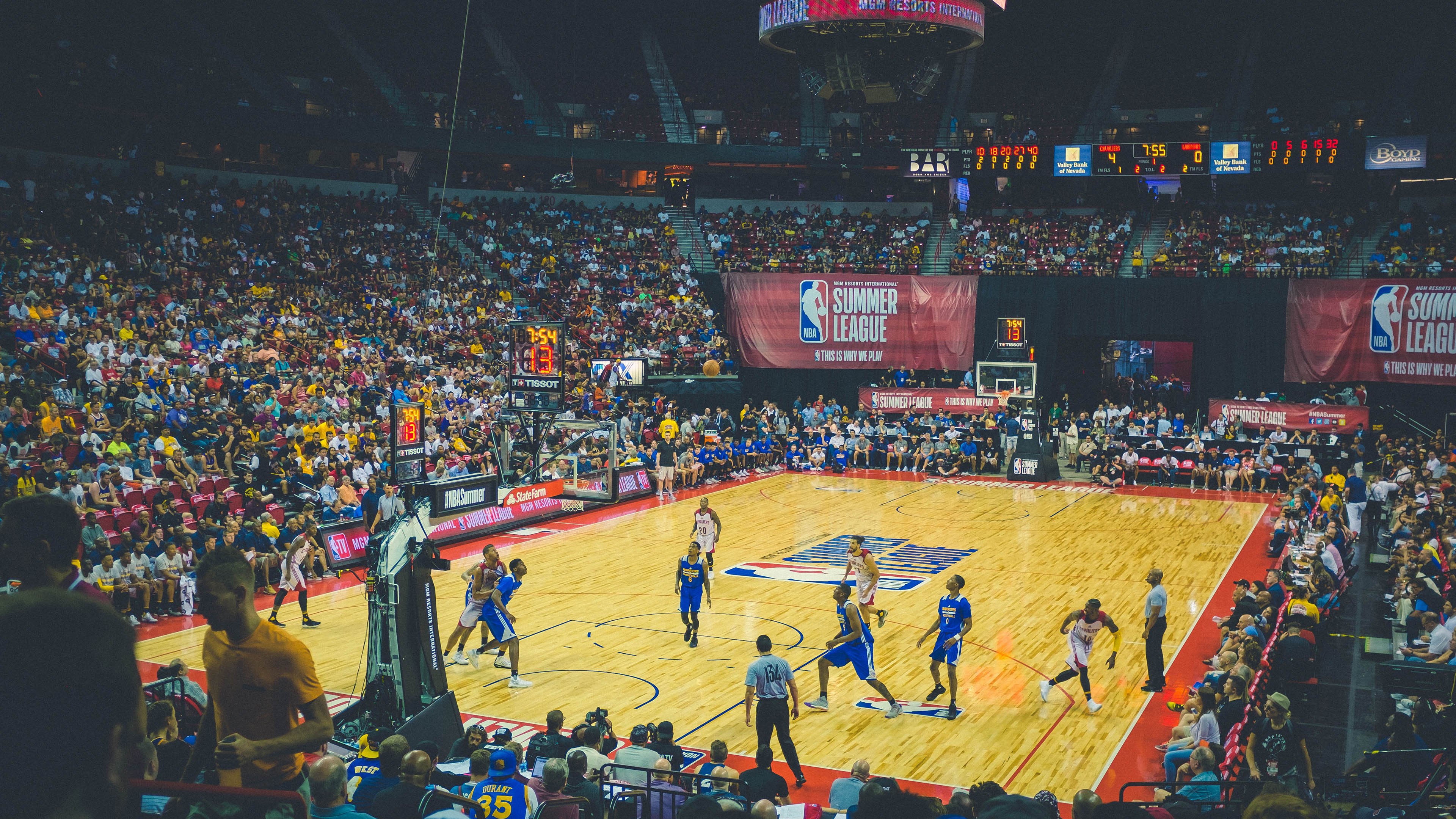 开云体育官网上-浙江对阵辽宁CBA四强对决引爆期待