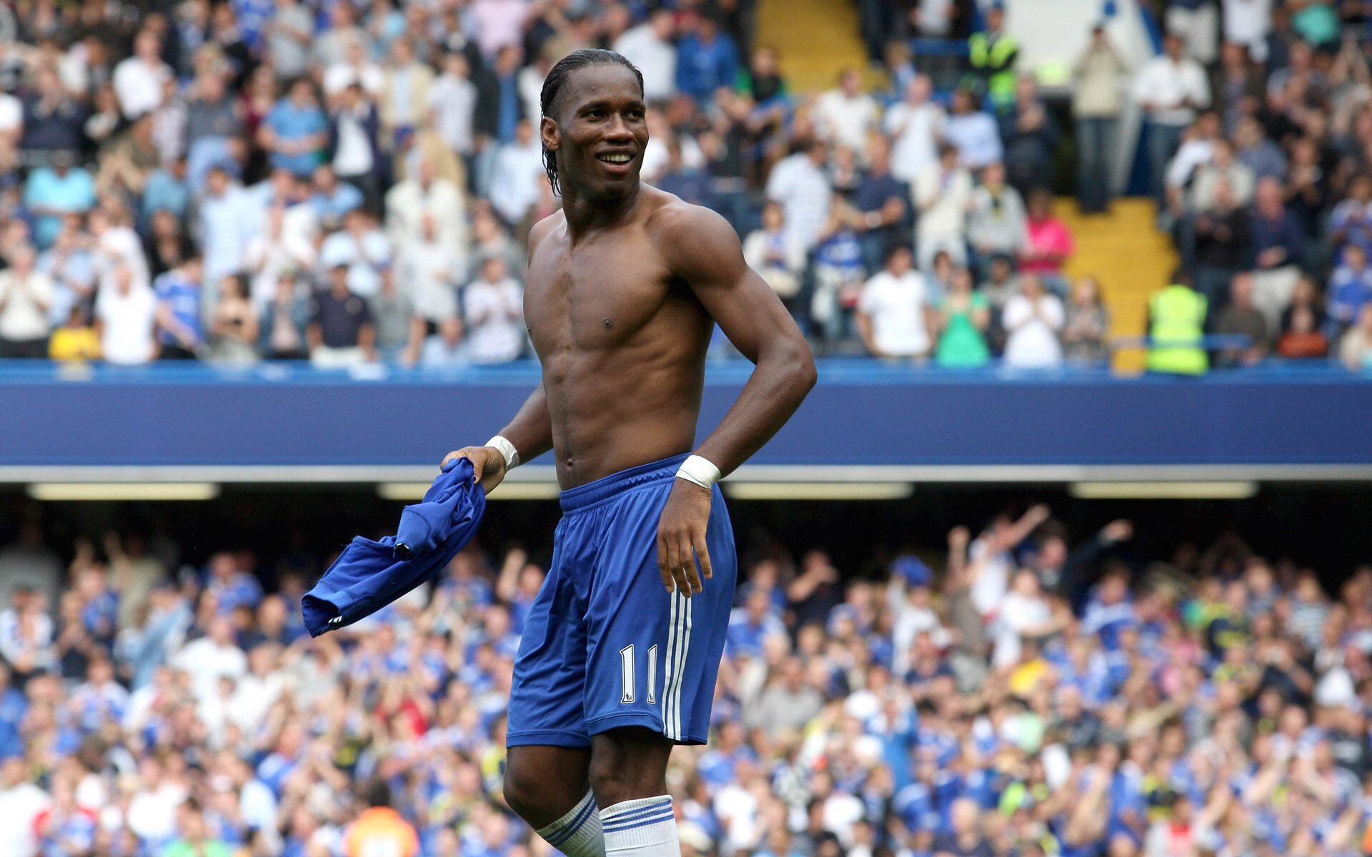 C罗通过直播感谢全球粉丝长期支持,c罗直播带货